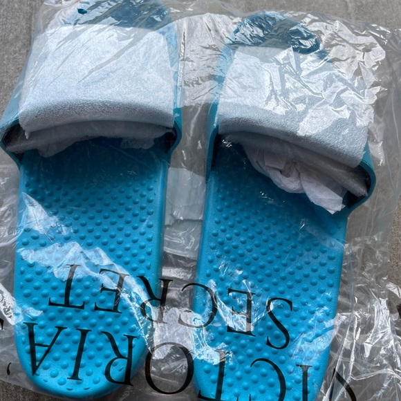 NEW Large VS PINK Slides in Blue Script Logo - Picture 7 of 9